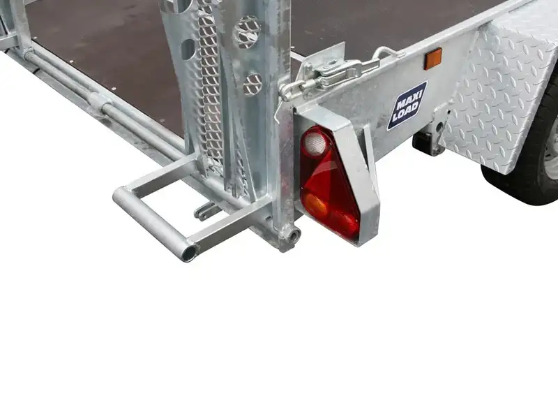 Phenolic plywood deck with anti-slip tread plate